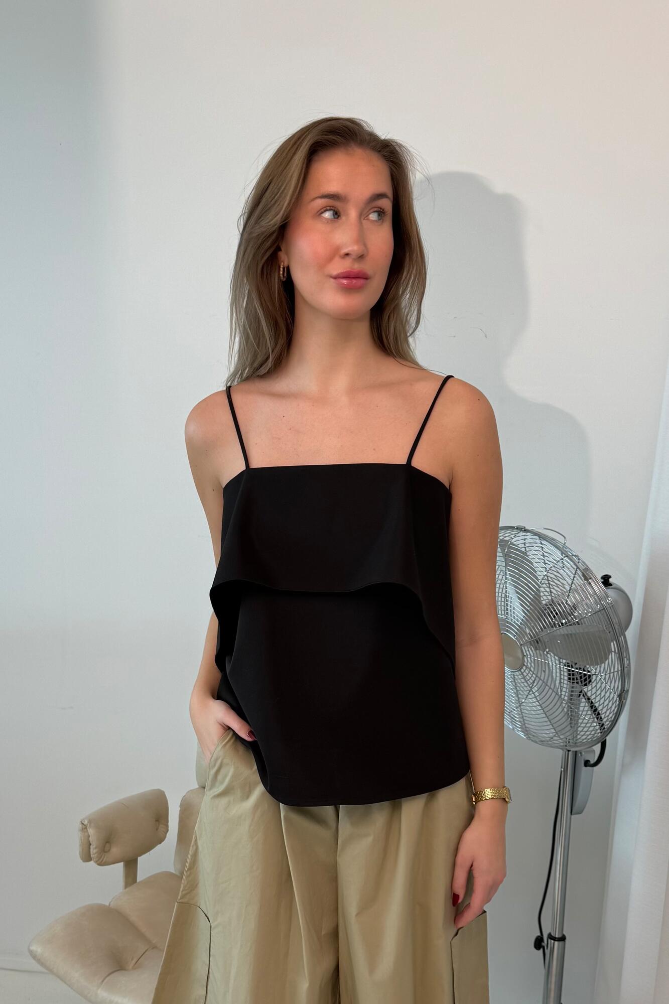 Viindira top - sort